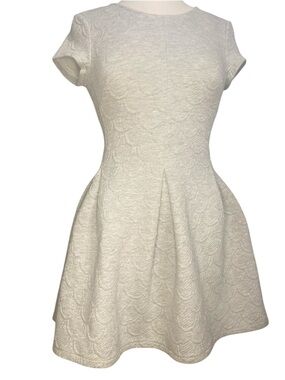 Annabella by Francesca Scalloped A-Line Skater dress size XS.